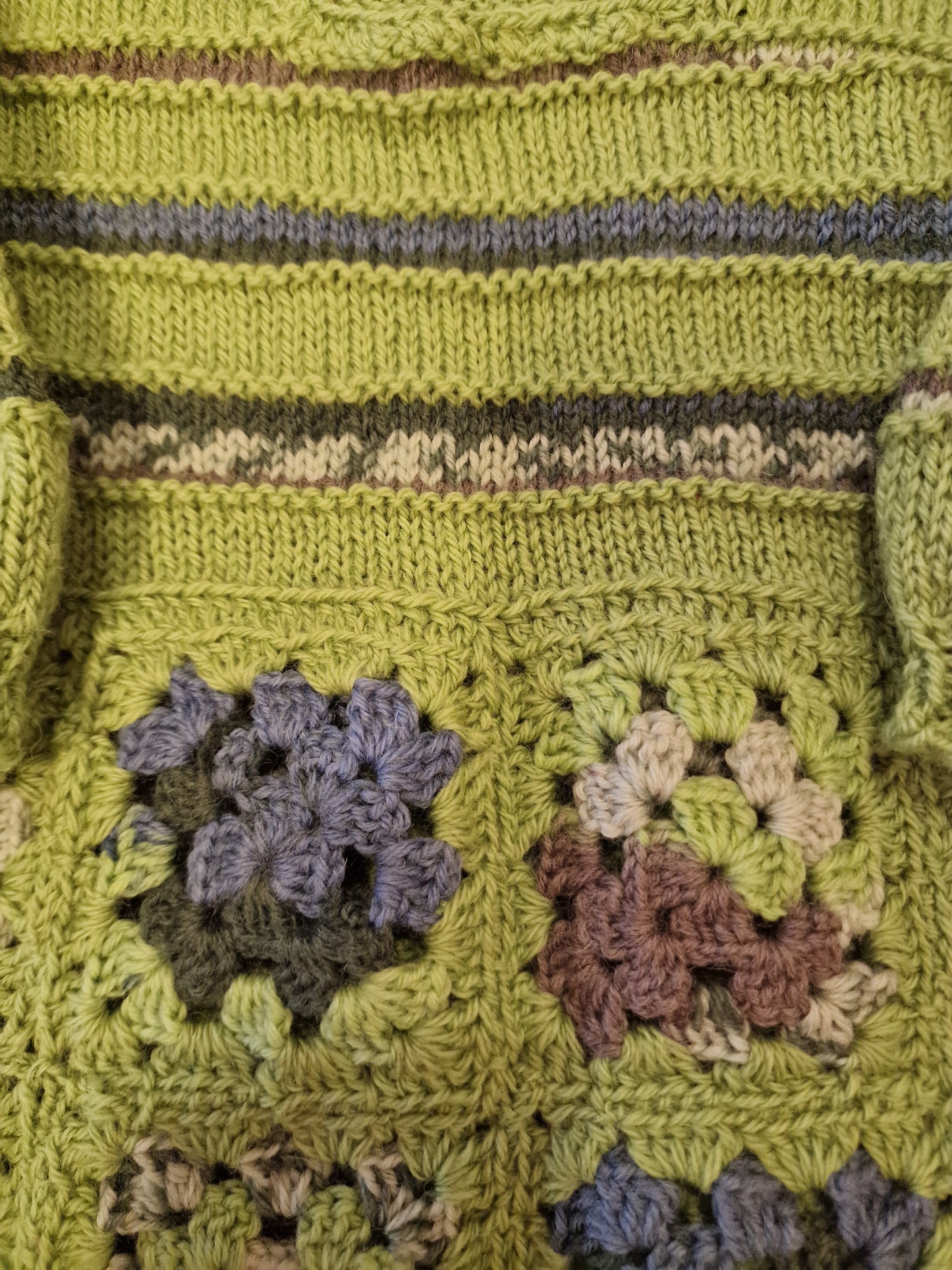 Heklet/ strikket genser.