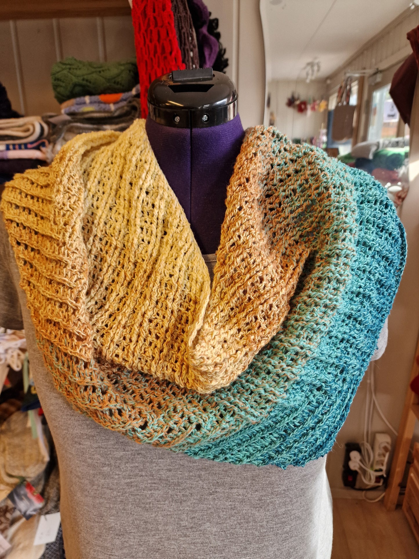 Asymmetrisk sjal/skjerf