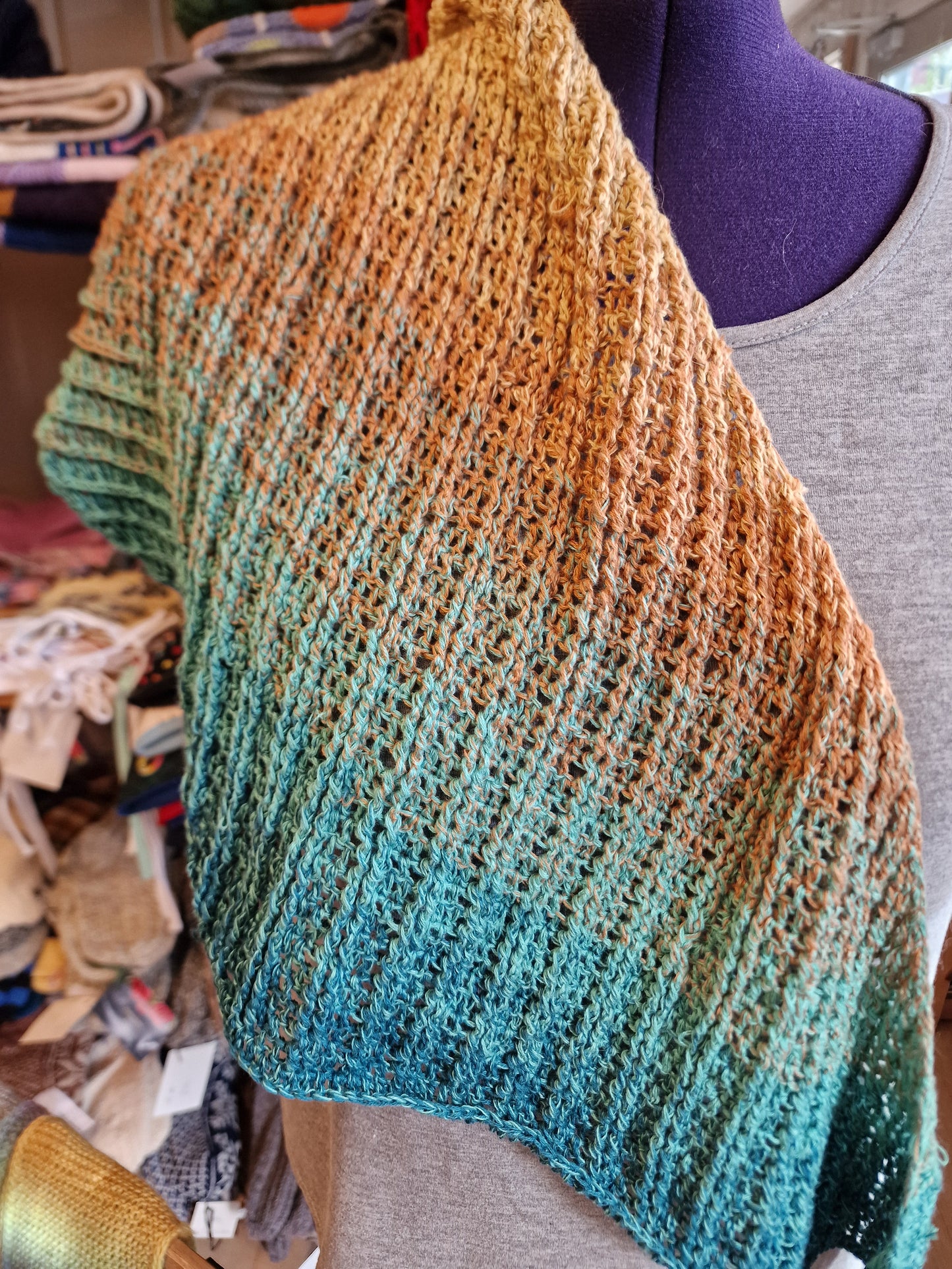 Asymmetrisk sjal/skjerf