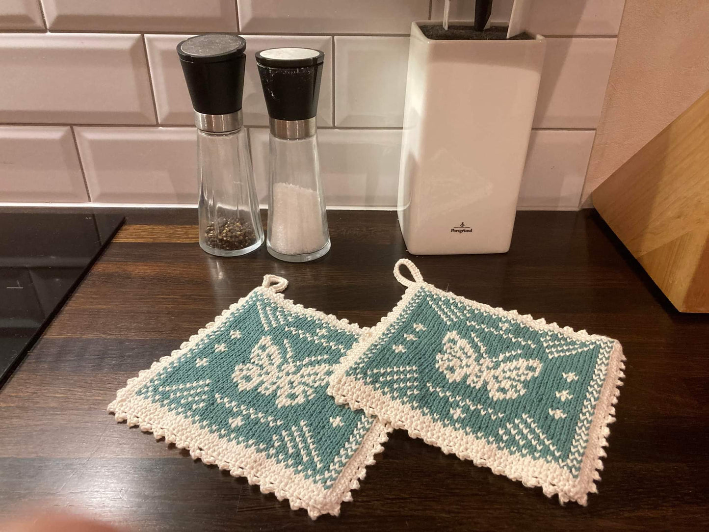 Gryteklut med sommerfugl