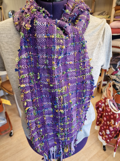 Vevd skjerf i effektgarn