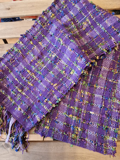 Vevd skjerf i effektgarn