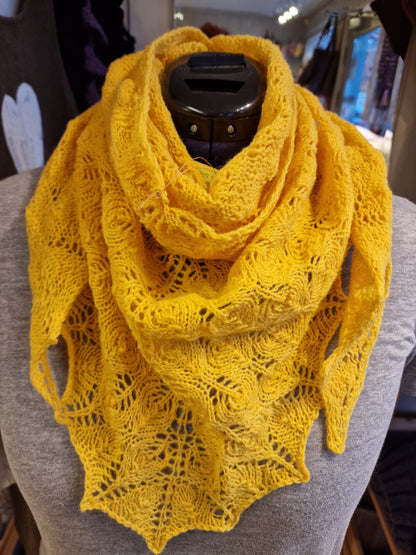 Nydelig vårsjal/skjerf.