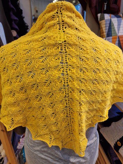 Nydelig vårsjal/skjerf.