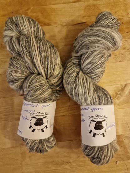 Håndspunnet merino( pakke med 2 hesper)