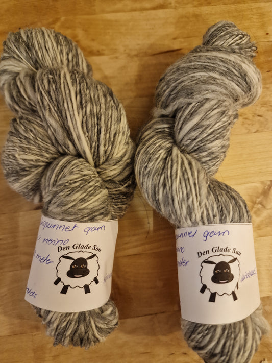 Håndspunnet merino( pakke med 2 hesper)