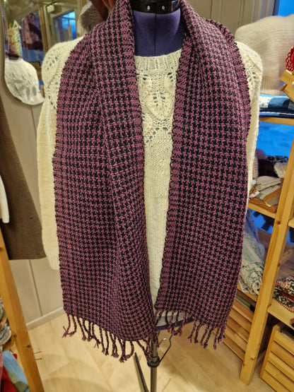 Vevd skjerf i finull