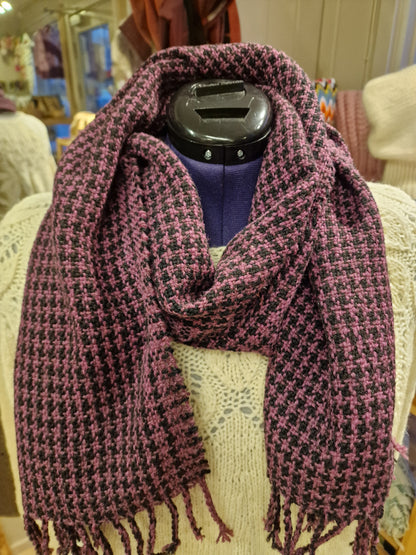 Vevd skjerf i finull