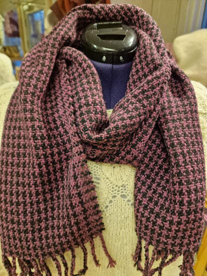 Vevd skjerf i finull