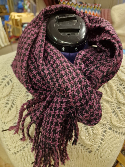 Vevd skjerf i finull