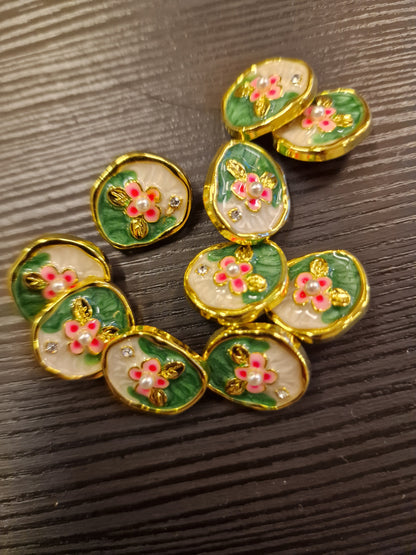 Pakke med 10 nydelige knapper