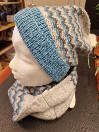 Sett med lue og dobbel skjerf.