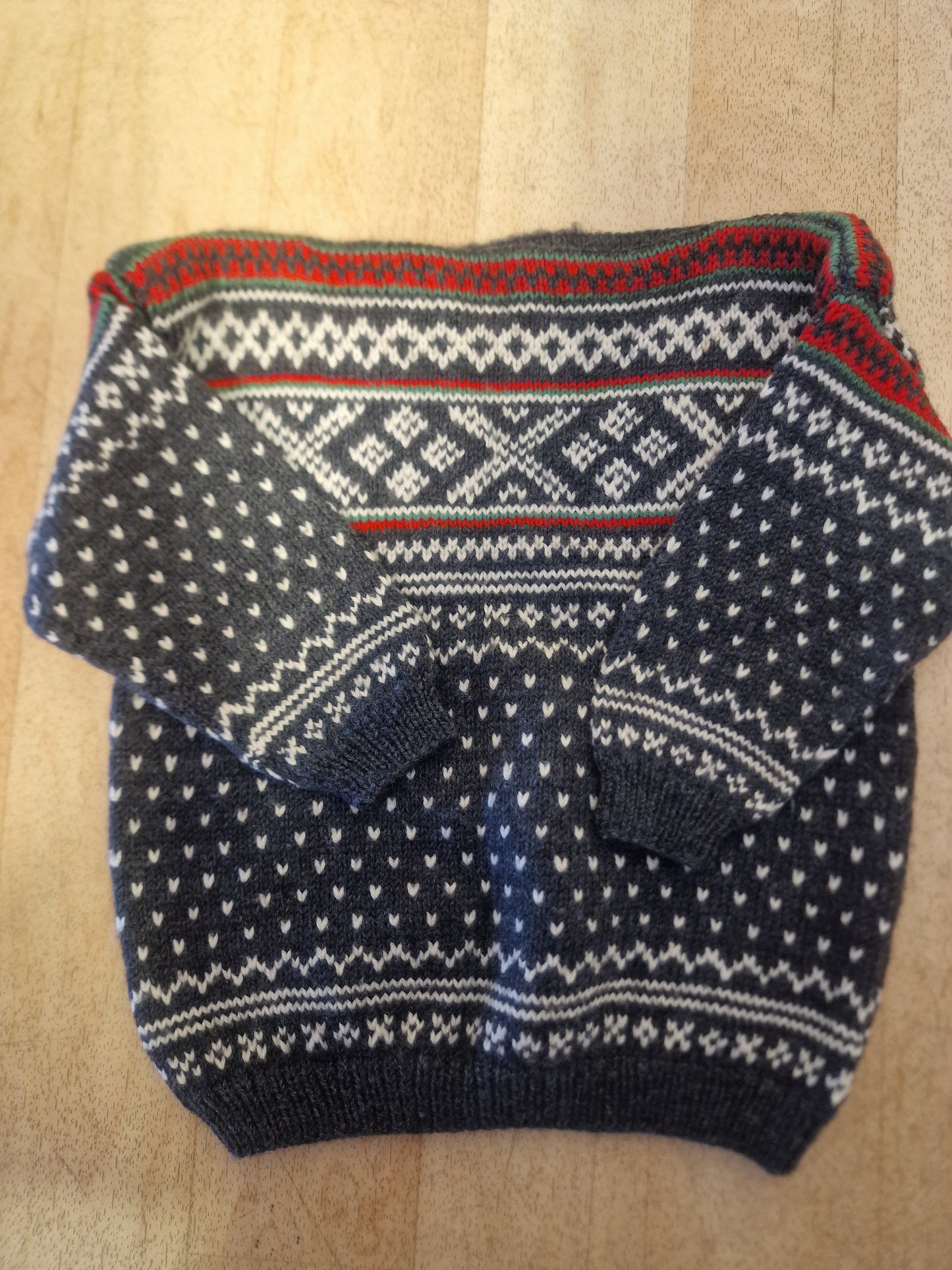 Setesdals genser. 2-4 år.