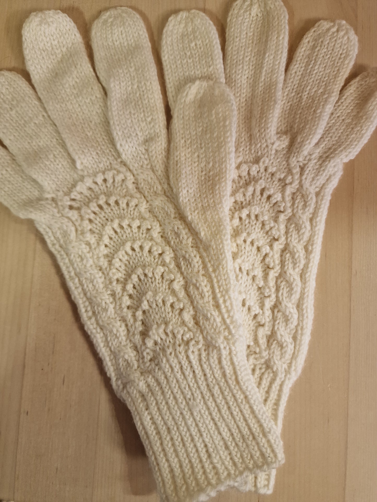 Fingervanter med hullmønster