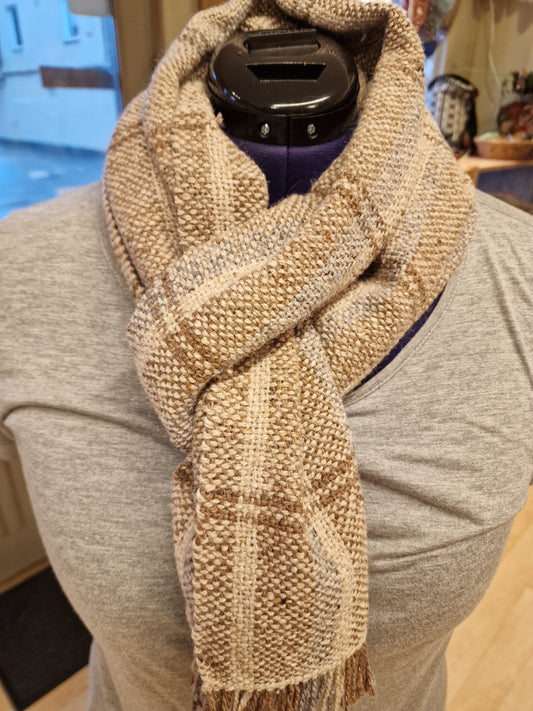 Vevd skjerf i tweed garn