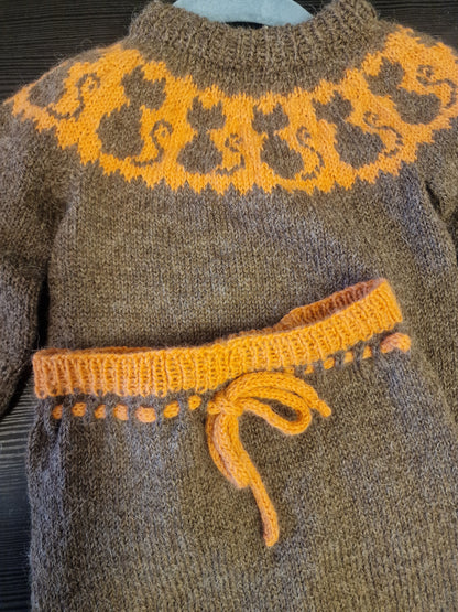 Sett med katte genser og bukse