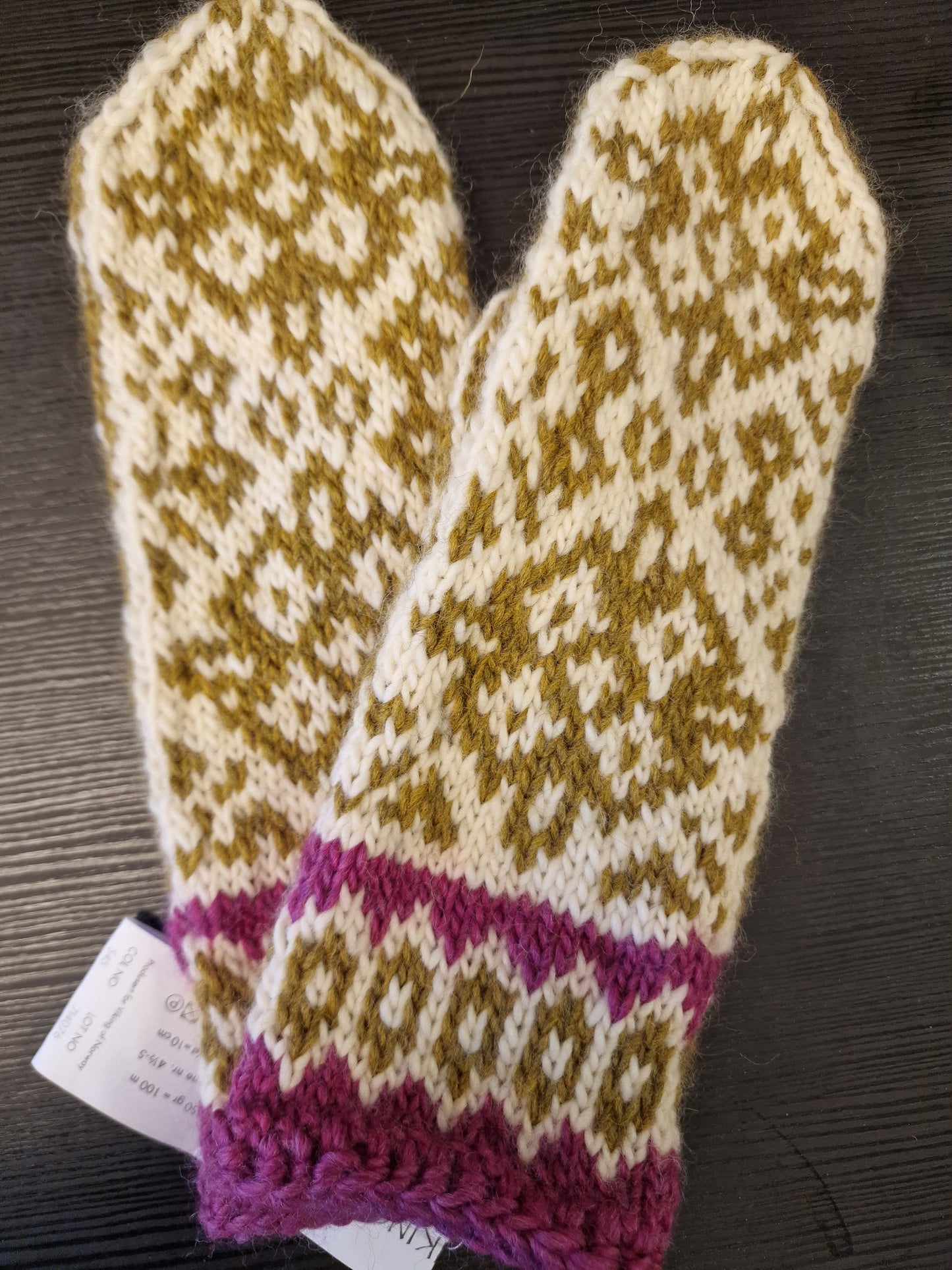 Votter i Viking wool.