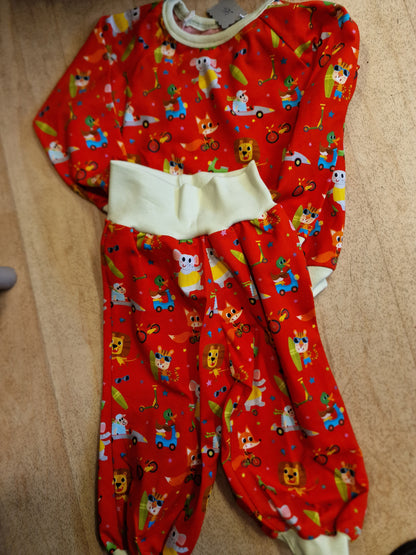 Sett i jerseystoff. Str 86