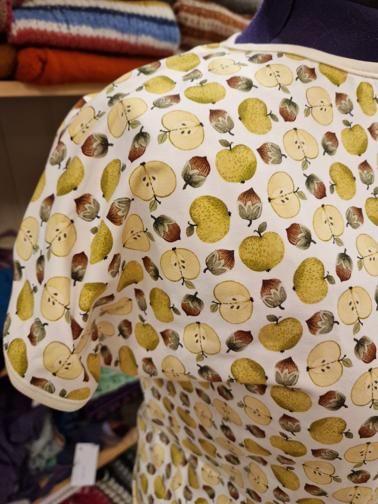 T- skjorte med epler